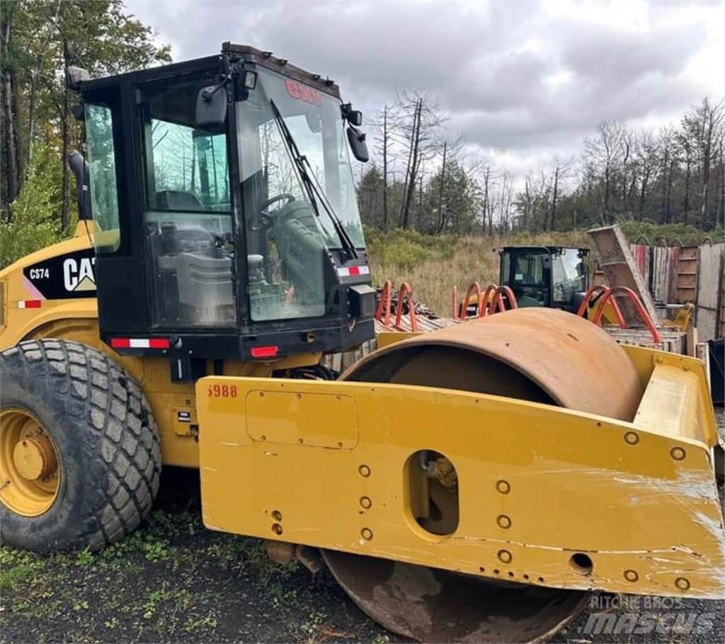 CAT CS74 Compactoare monocilindrice