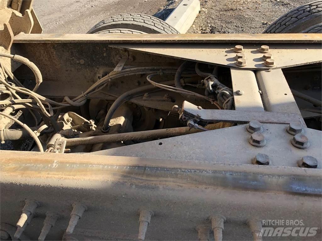CAT CT660 Autobasculanta