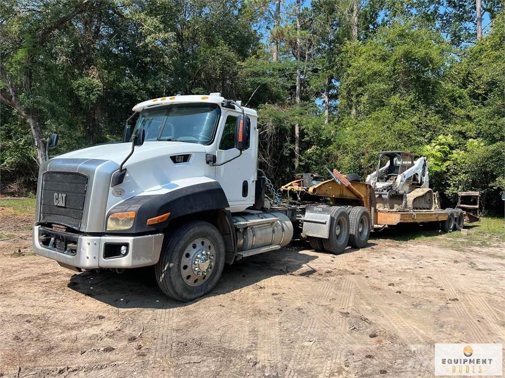 CAT CT660S Autotractoare