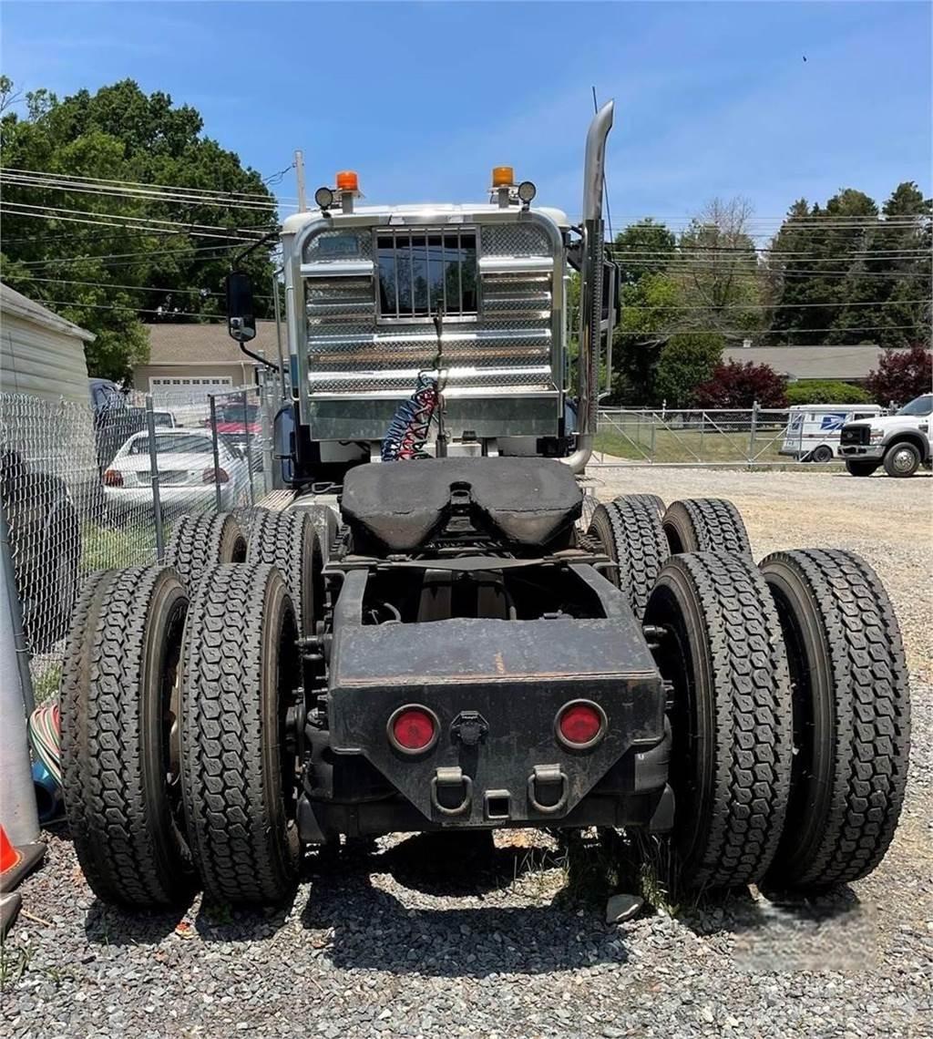 CAT CT660S Autotractoare