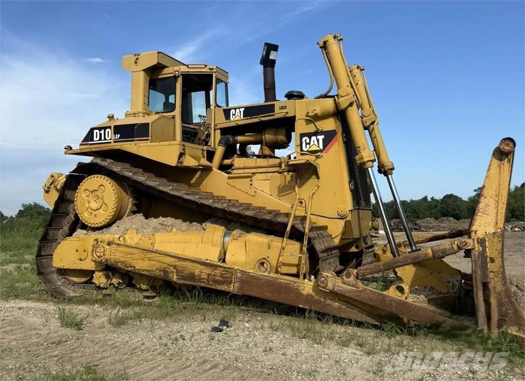 CAT D10 Buldozere pe senile