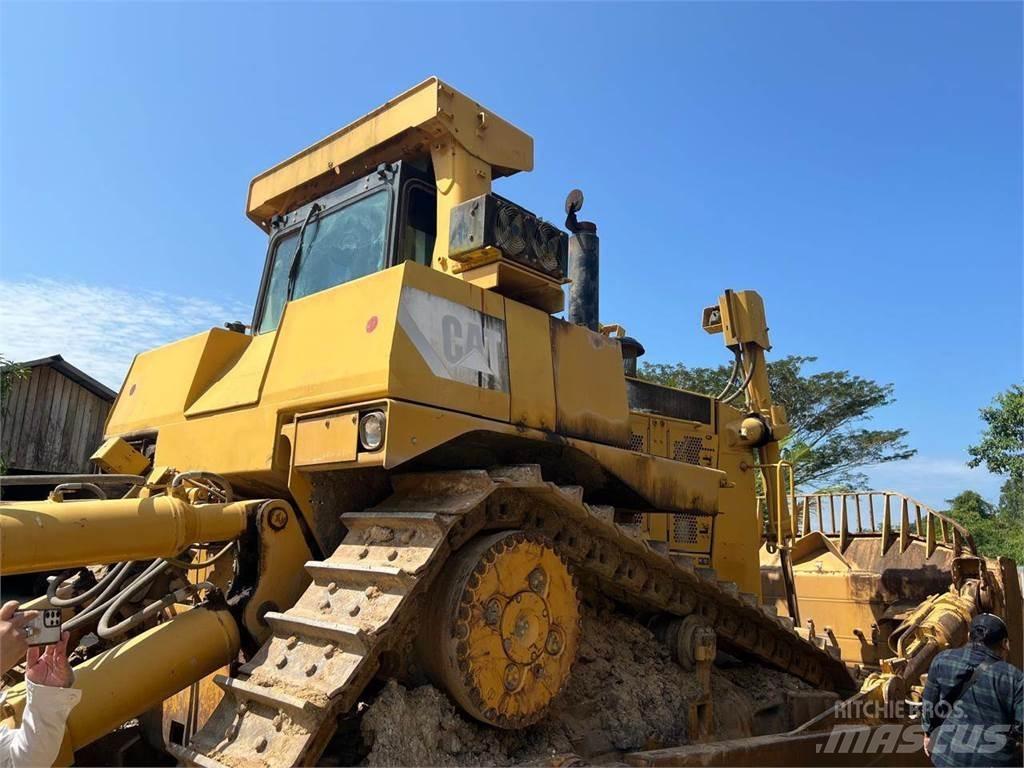 CAT D10T Buldozere pe senile