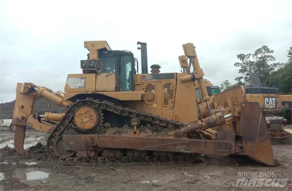 CAT D10T Buldozere pe senile