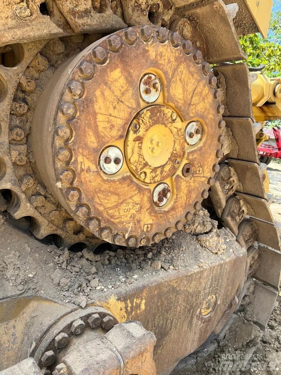 CAT D10T Buldozere pe senile