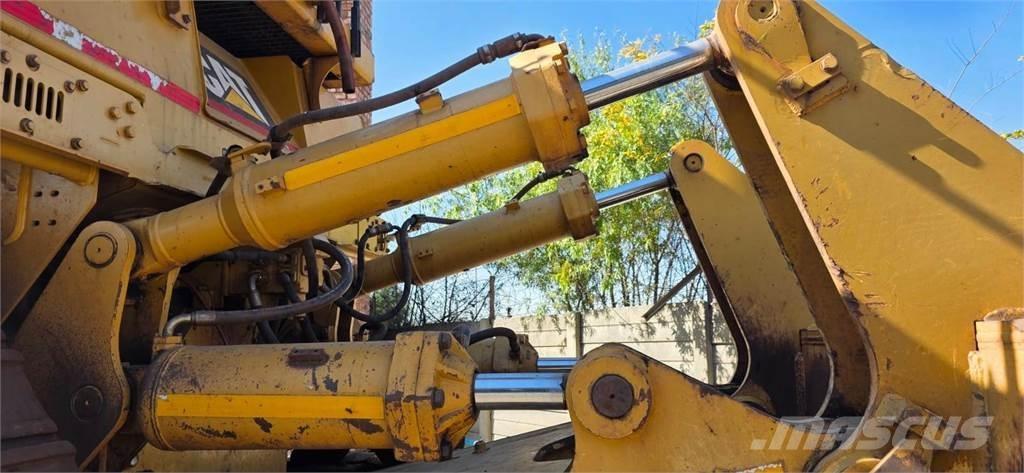 CAT D10T Buldozere pe senile