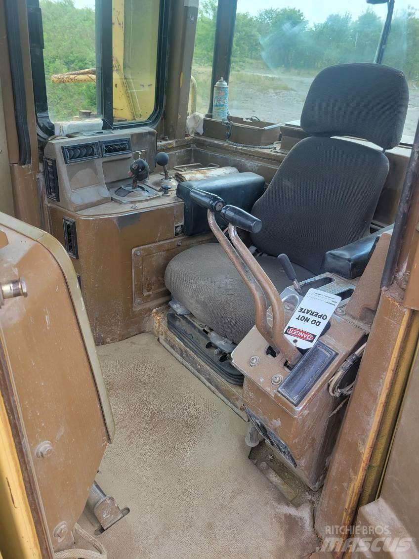 CAT D11N Buldozere pe senile