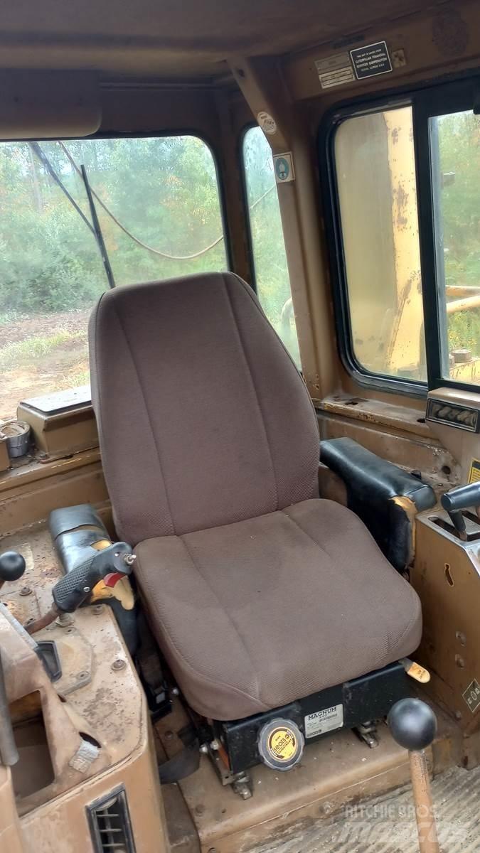 CAT D11N Buldozere pe senile