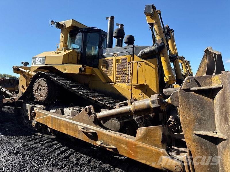 CAT D11T Buldozere pe senile