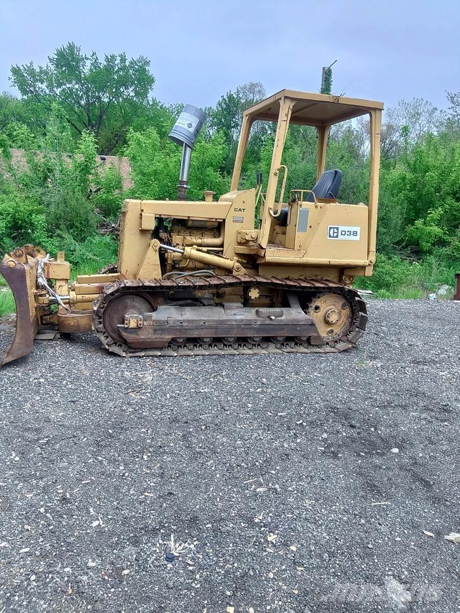 CAT D3B Buldozere pe senile