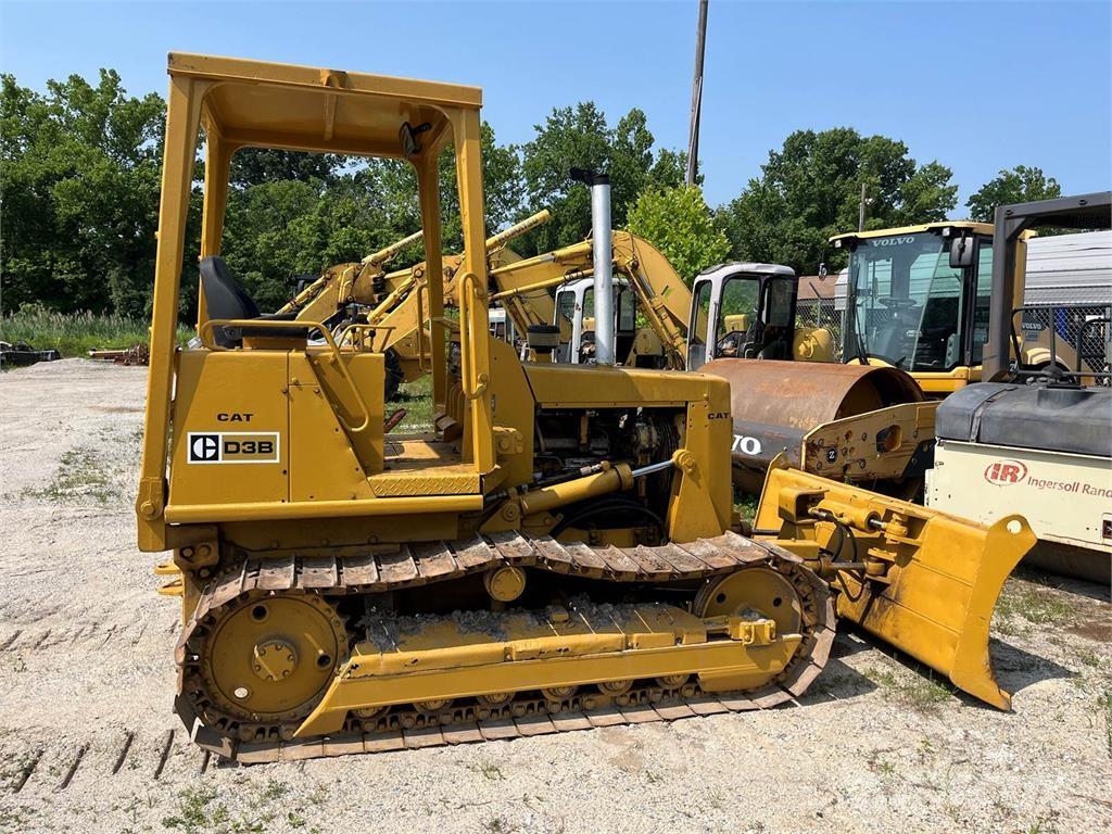 CAT D3B Buldozere pe senile