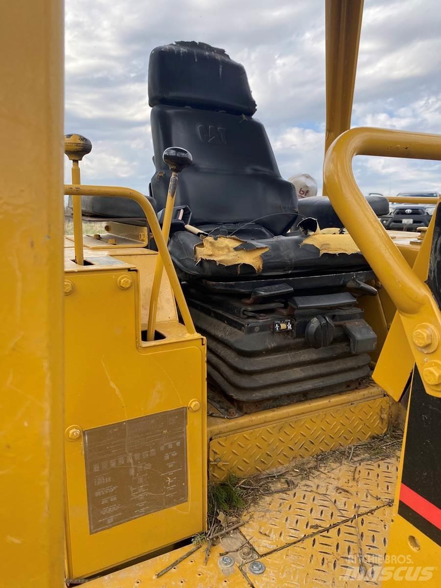 CAT D3C Buldozere pe senile