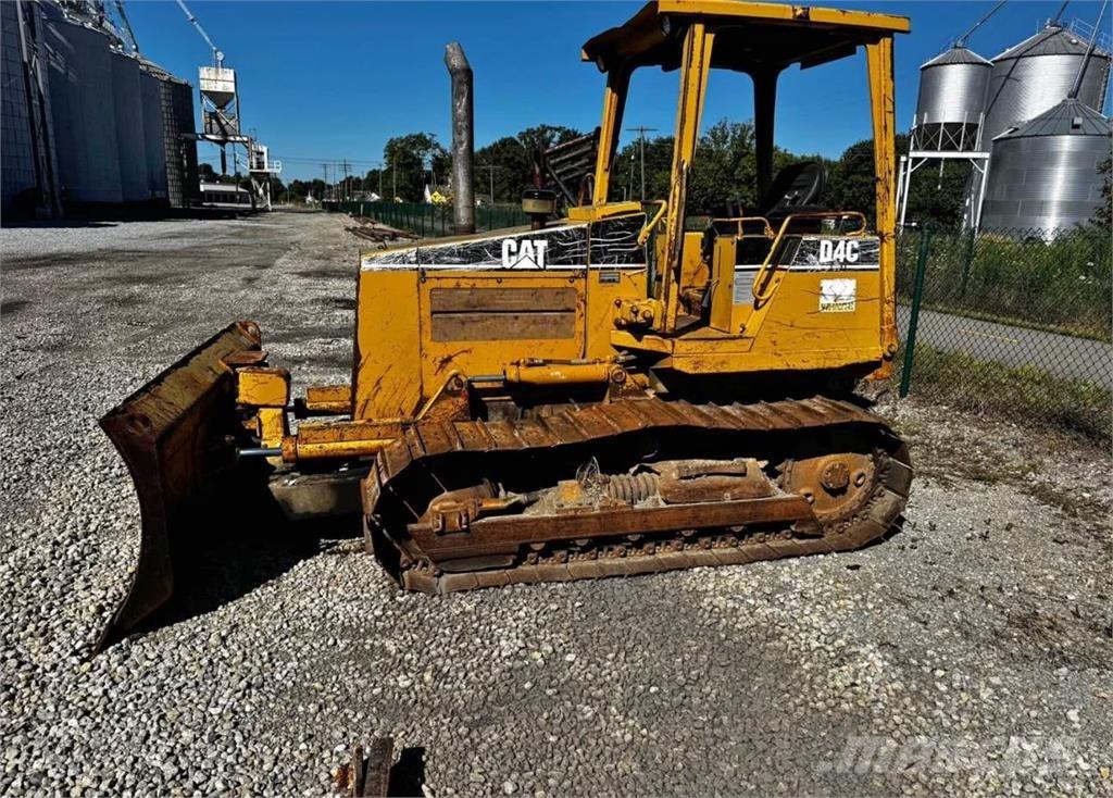 CAT D4C Buldozere pe senile