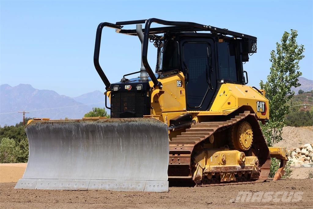 CAT D5 XL Buldozere pe senile