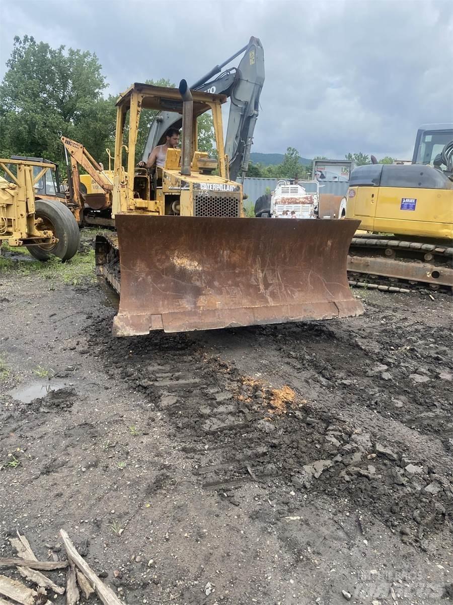 CAT D5C Buldozere pe senile
