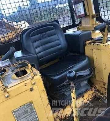 CAT D5H Buldozere pe senile