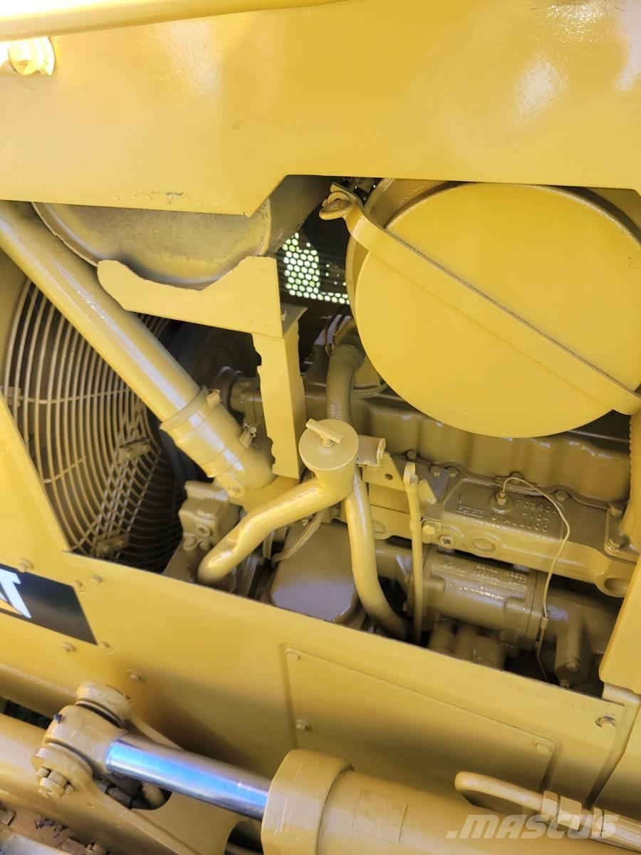 CAT D5H Buldozere pe senile