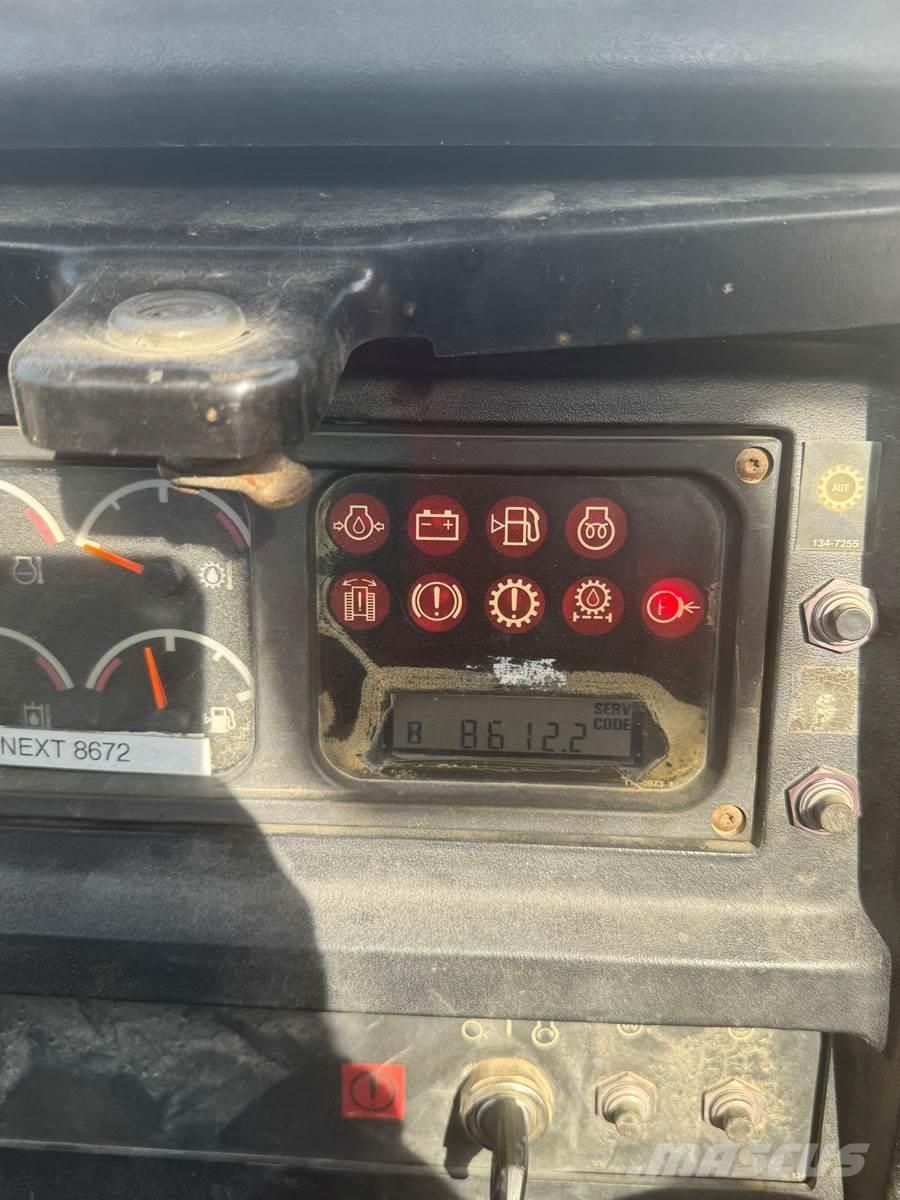 CAT D5M Buldozere pe senile