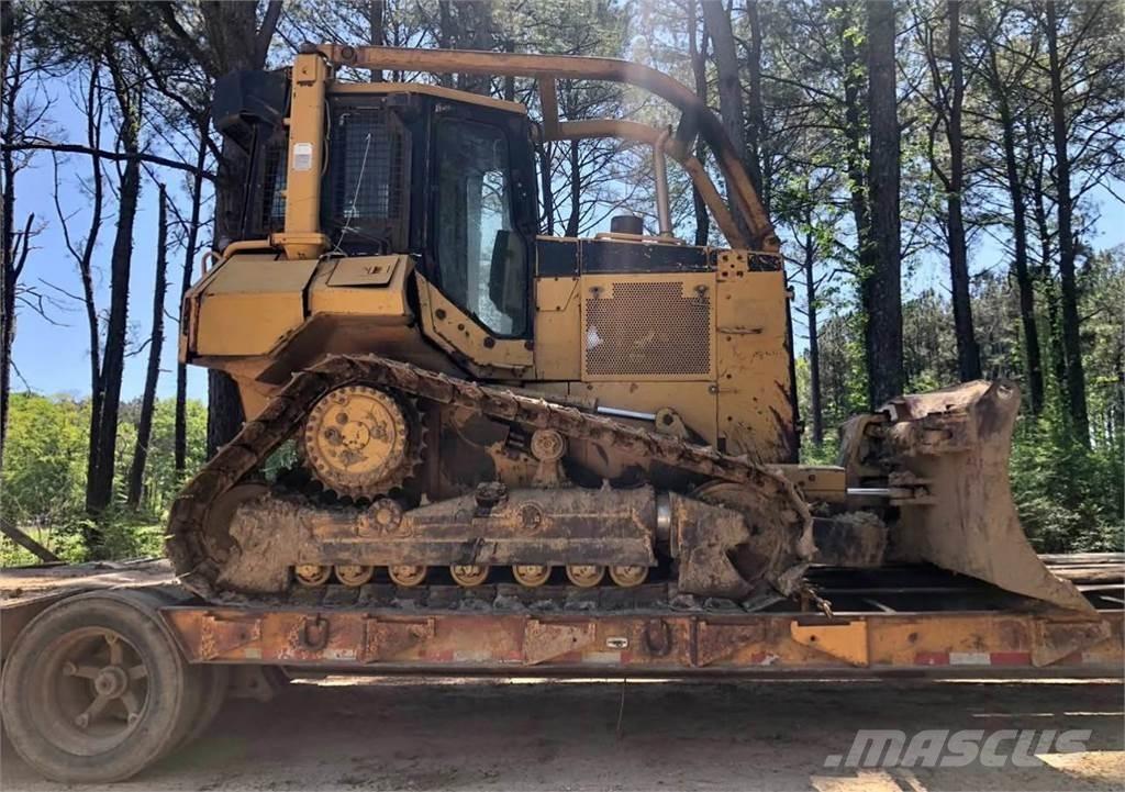 CAT D5M Buldozere pe senile