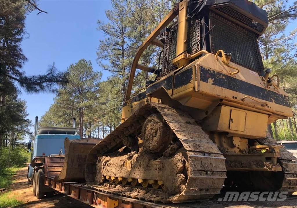 CAT D5M Buldozere pe senile