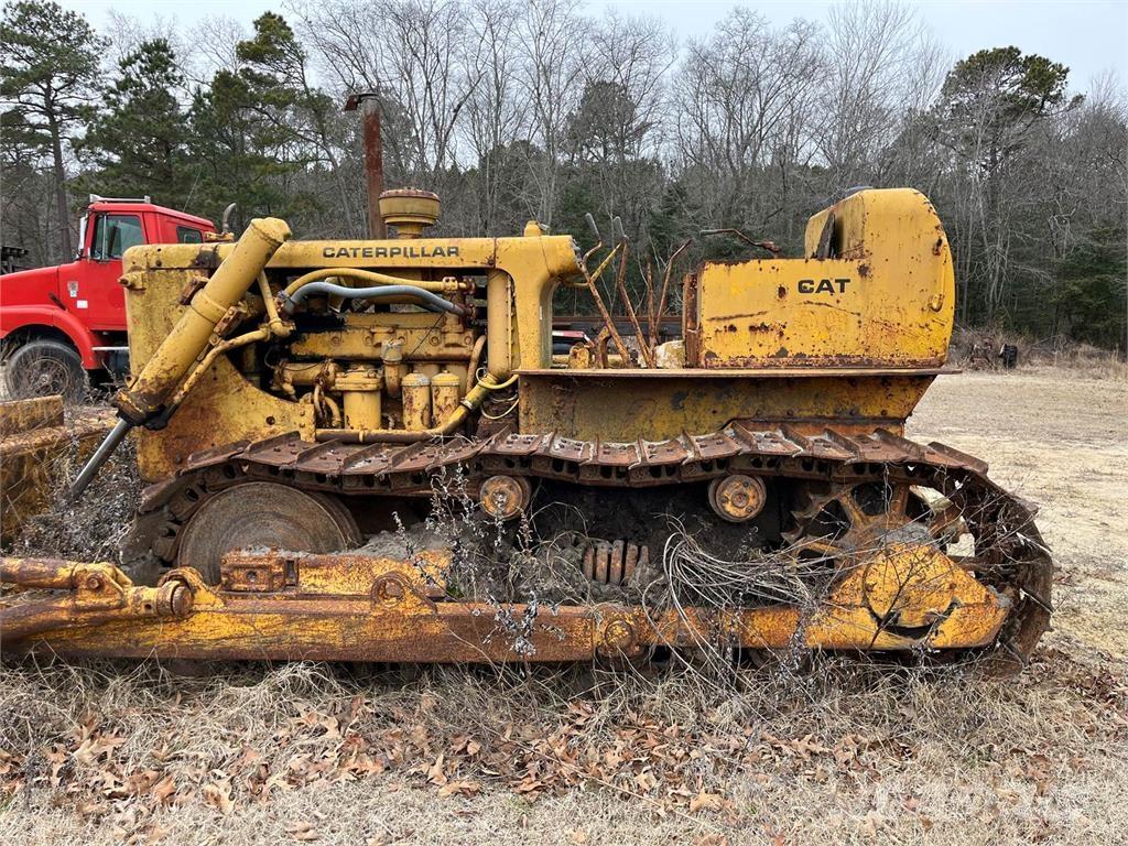 CAT D6 Buldozere pe senile