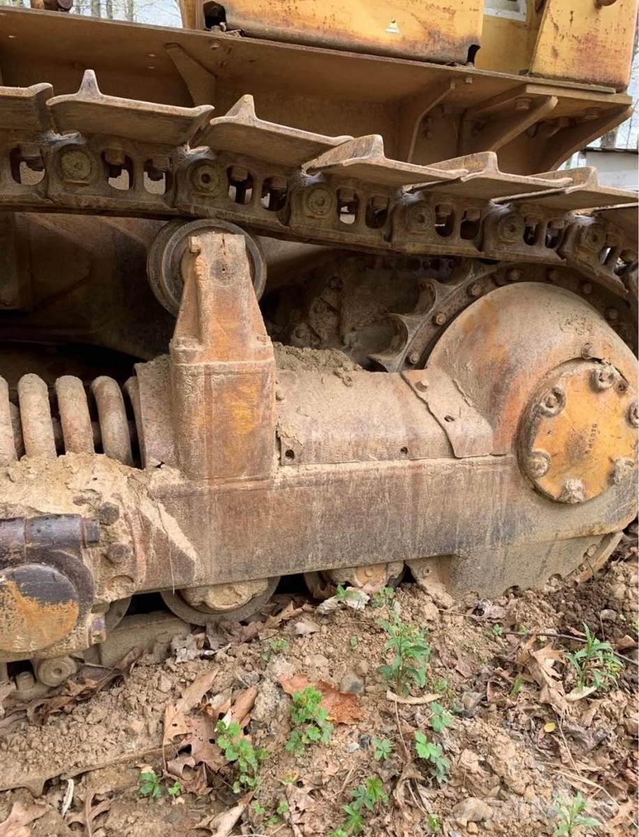 CAT D6C Buldozere pe senile