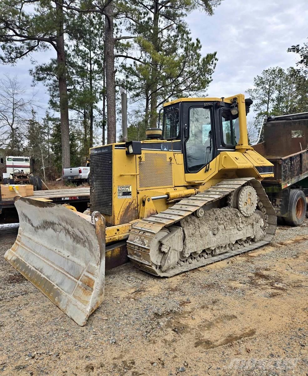 CAT D6M XL Buldozere pe senile