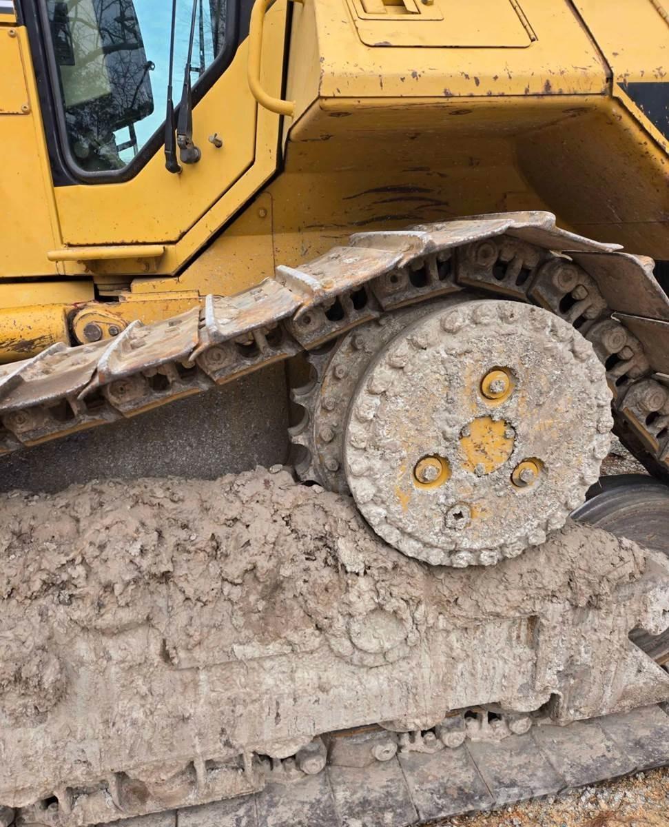 CAT D6M XL Buldozere pe senile