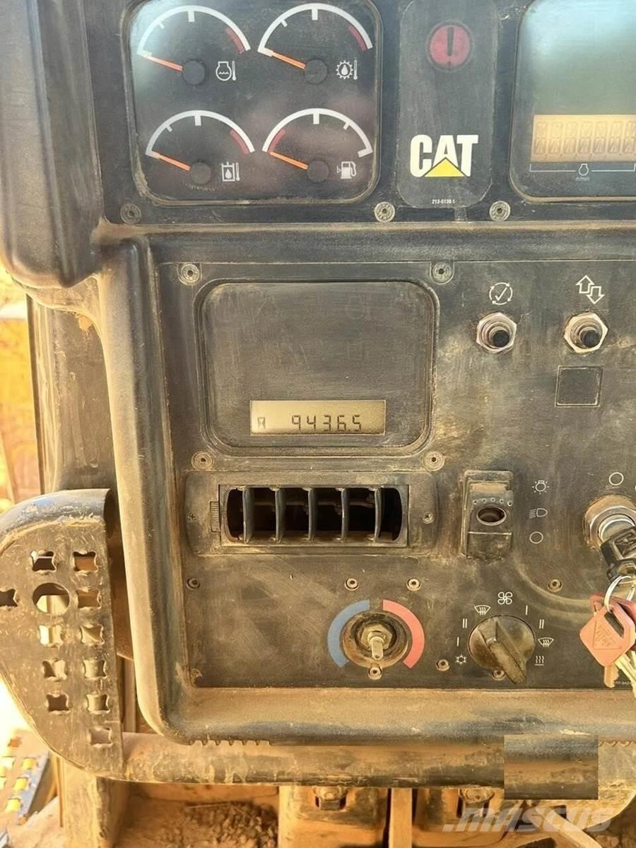 CAT D6N XL Buldozere pe senile