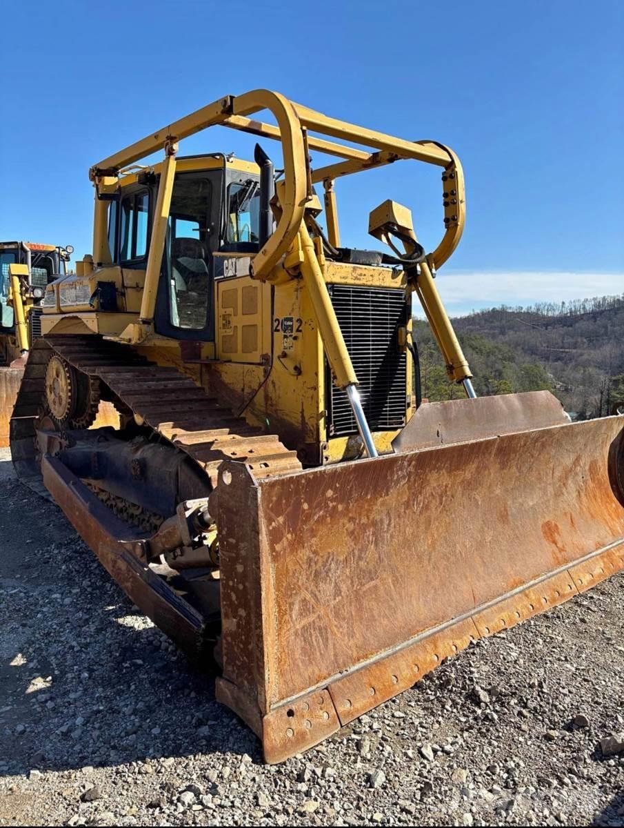 CAT D6R Buldozere pe senile
