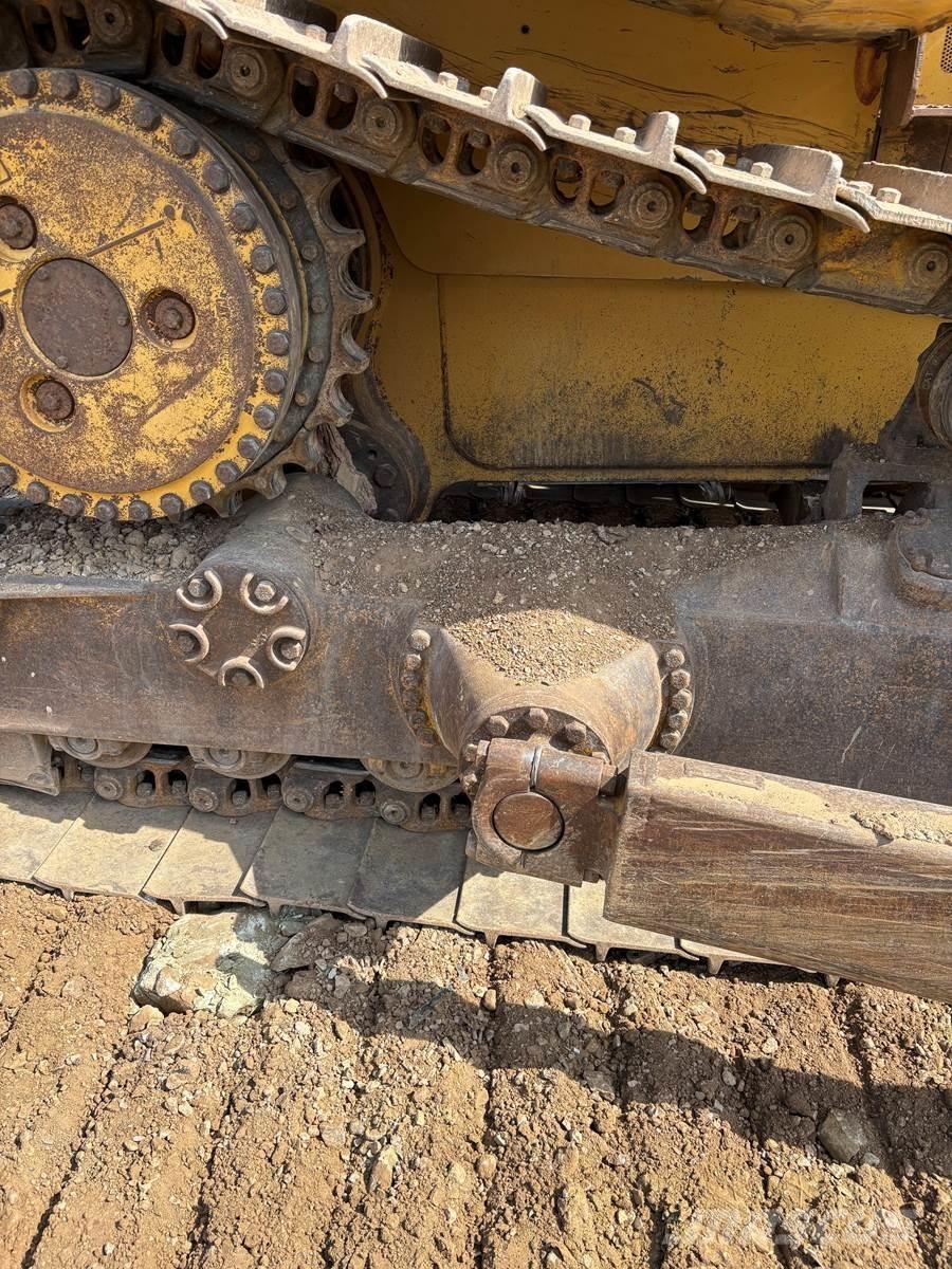 CAT D6R Buldozere pe senile