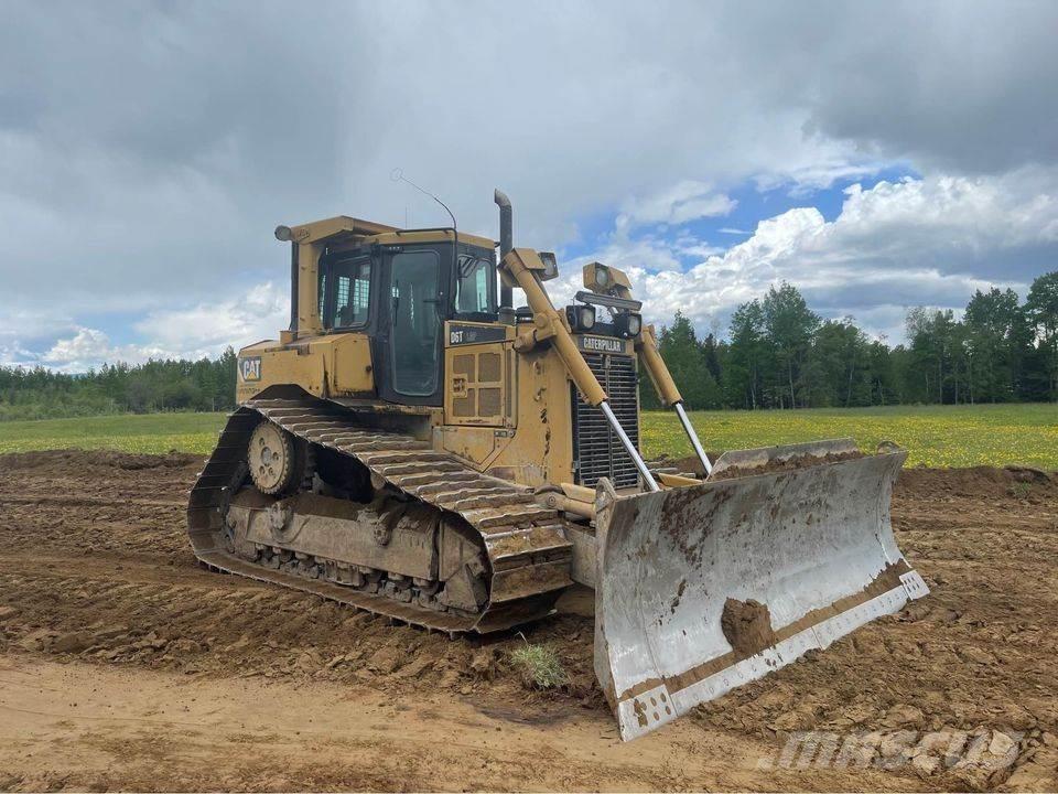 CAT D6T Buldozere pe senile