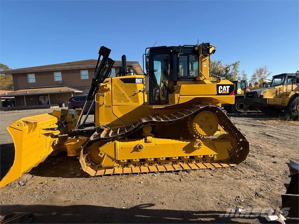 CAT D6T Buldozere pe senile