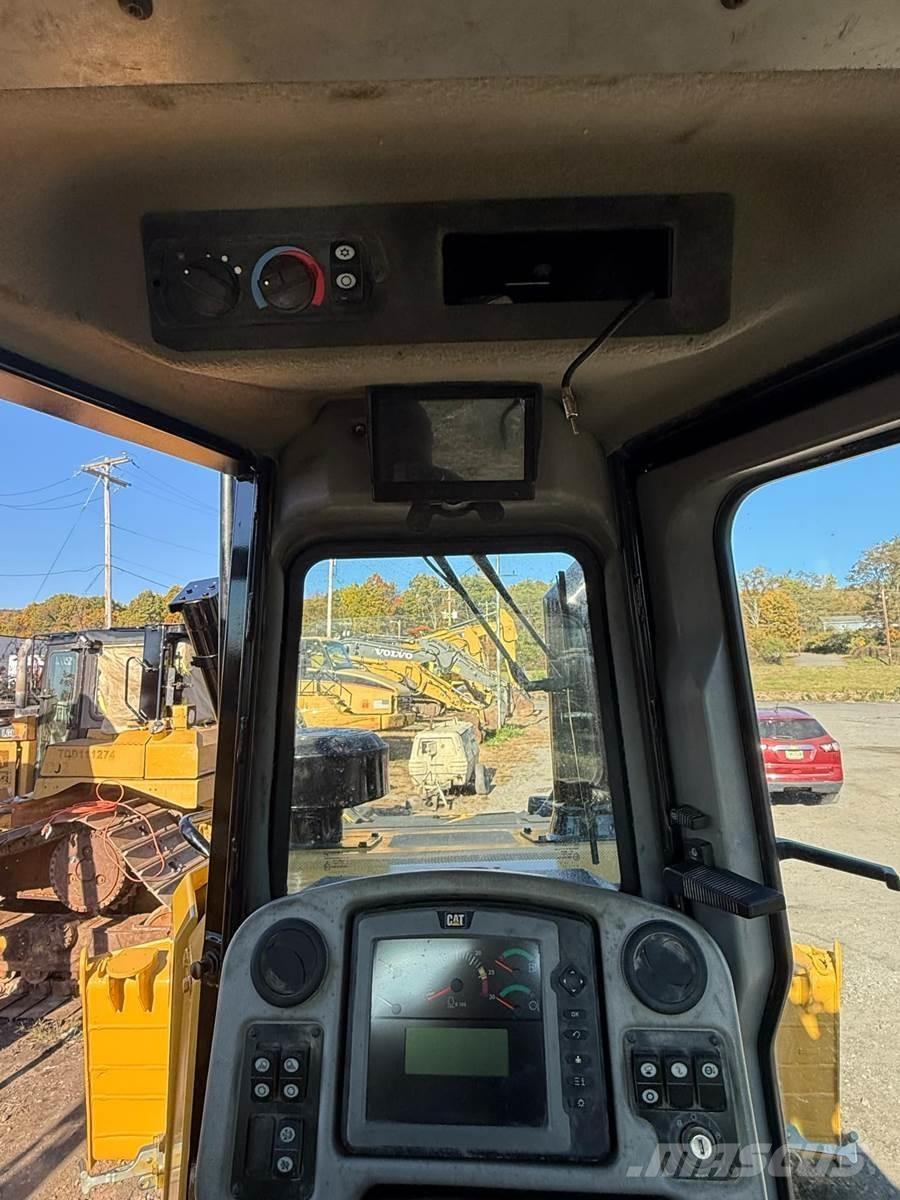 CAT D6T Buldozere pe senile