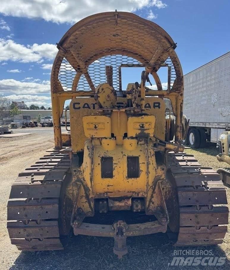 CAT D7 Buldozere pe senile