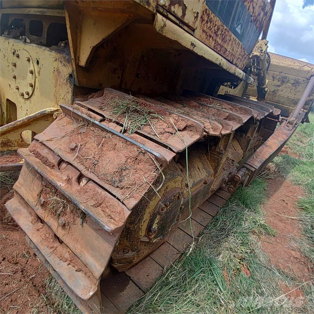 CAT D7E Buldozere pe senile