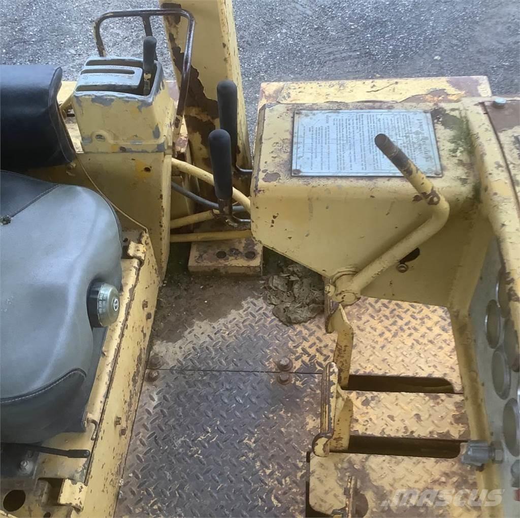 CAT D7F Buldozere pe senile