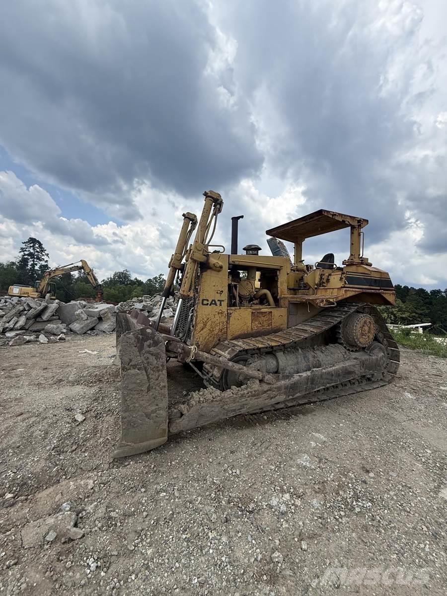 CAT D7H Buldozere pe senile