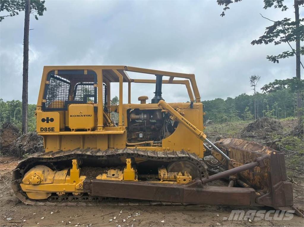 CAT D85E Buldozere pe senile