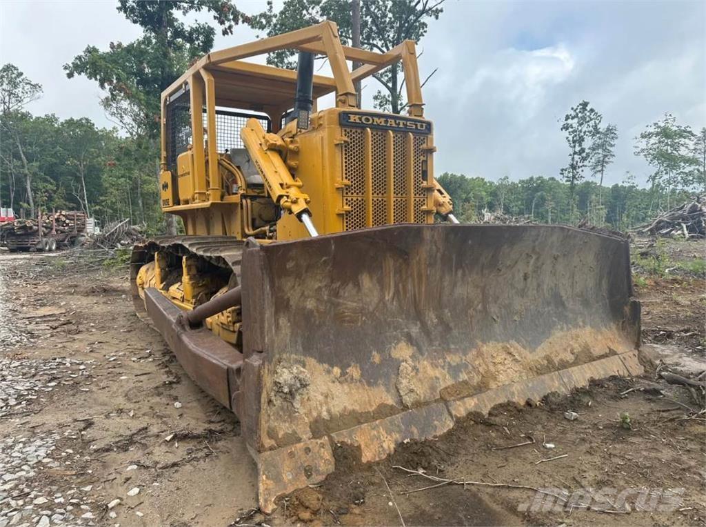 CAT D85E Buldozere pe senile