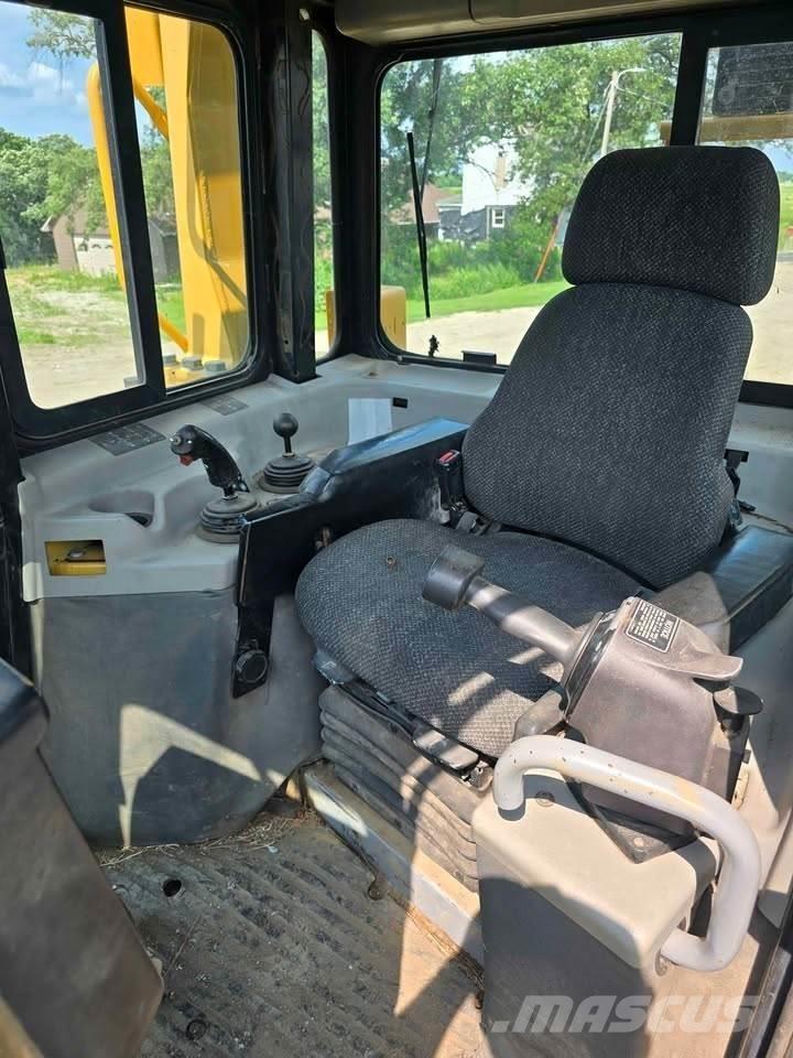 CAT D8R Buldozere pe senile
