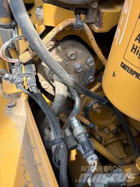CAT D8T Buldozere pe senile