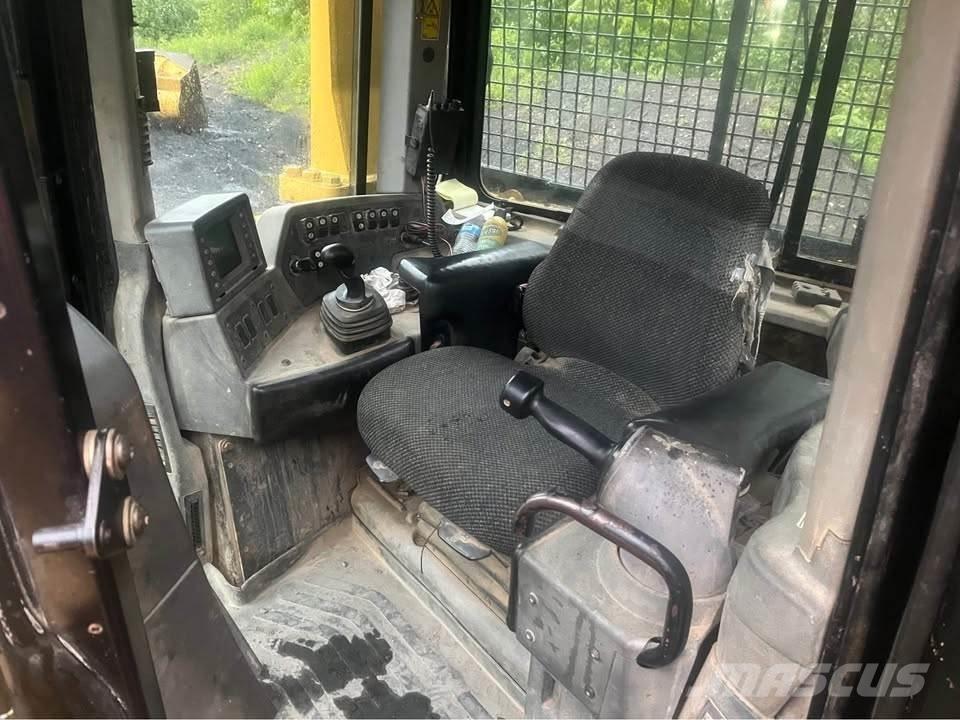 CAT D8T Buldozere pe senile