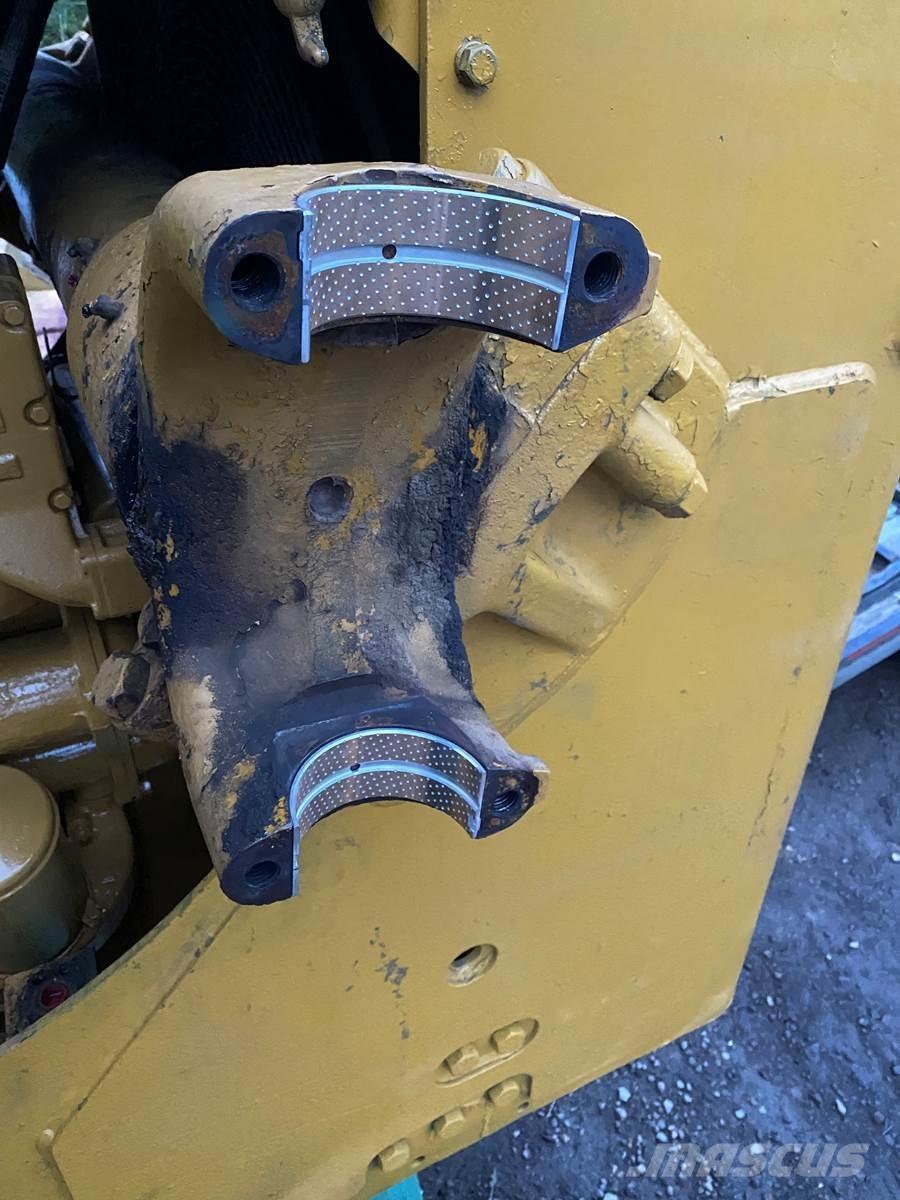 CAT D9G Buldozere pe senile