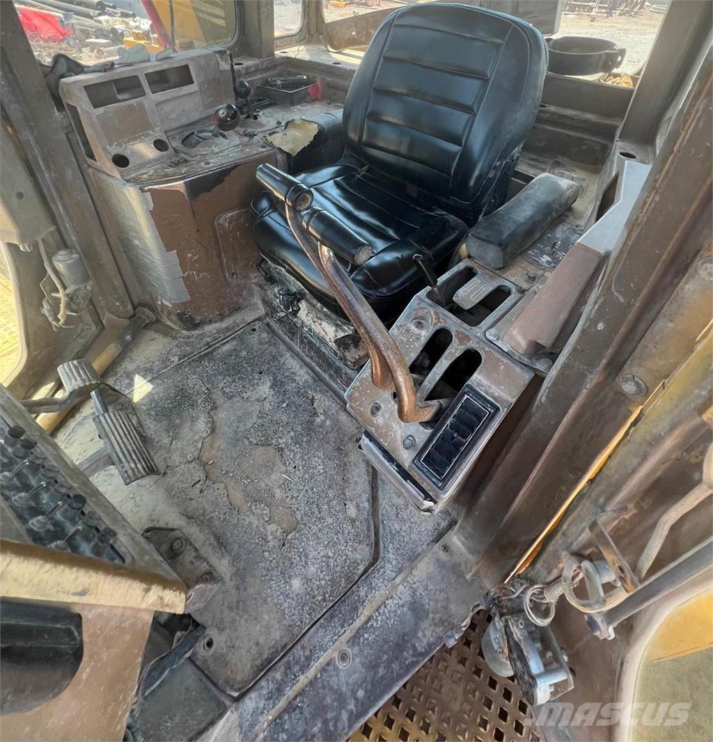 CAT D9L Buldozere pe senile