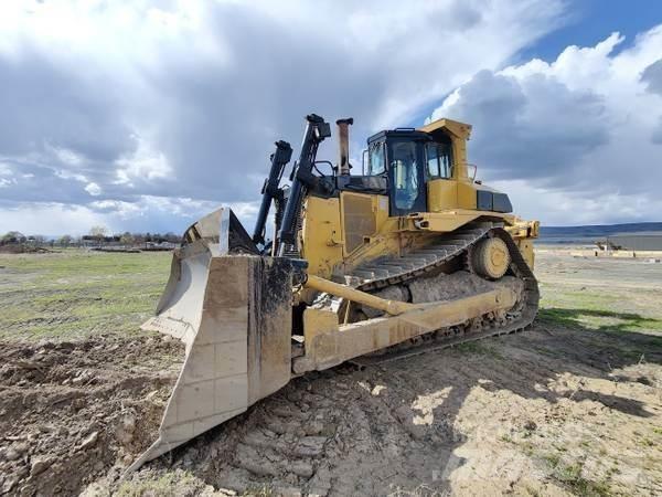 CAT D9N Buldozere pe senile