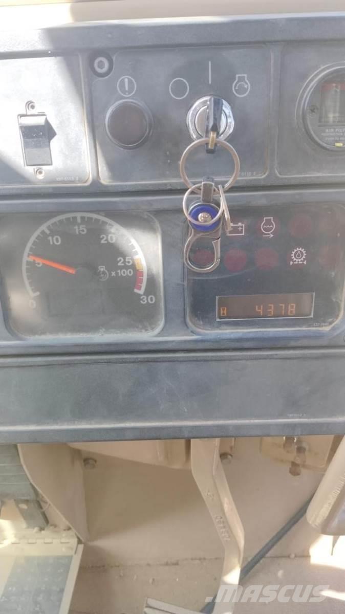 CAT D9R Buldozere pe senile