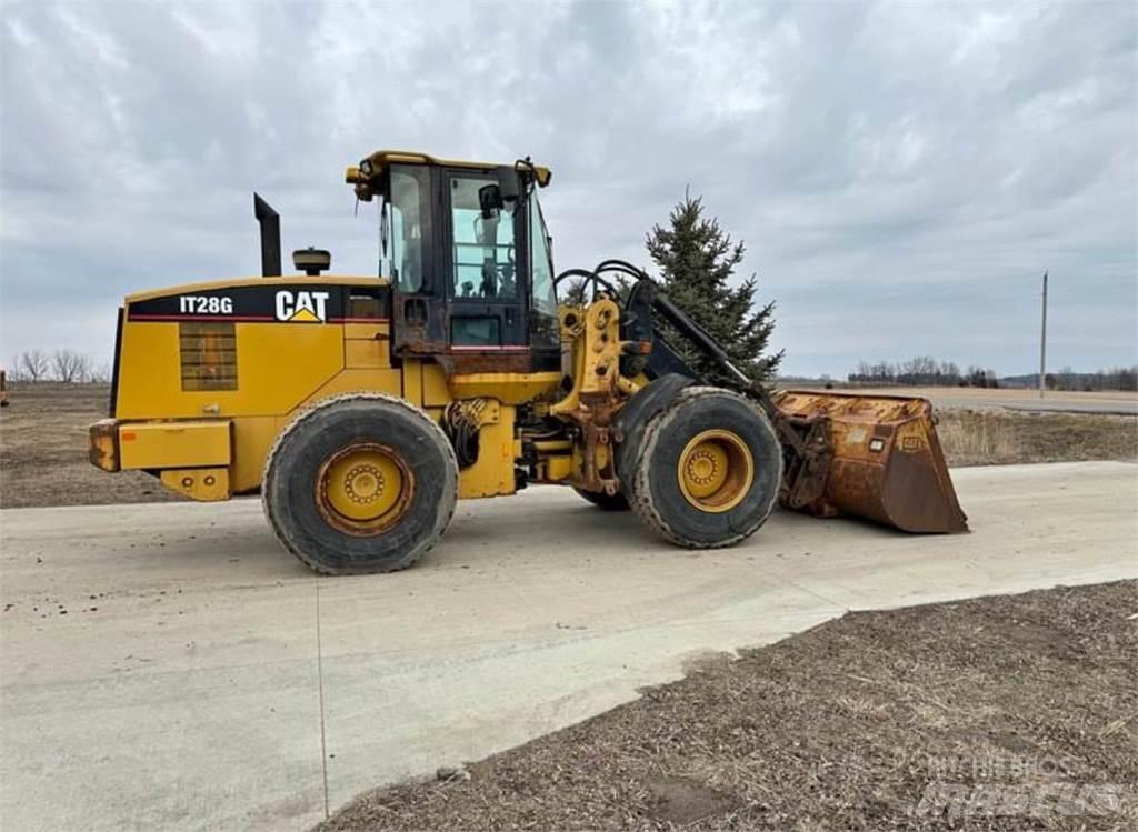CAT IT28G Incarcator pe pneuri