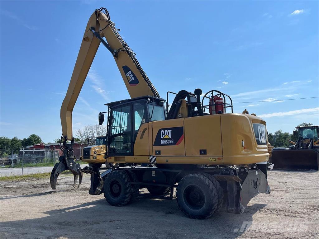 CAT MH3026 Excavatoare de demolare