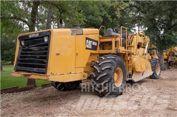 CAT RM300 Compactoare sol