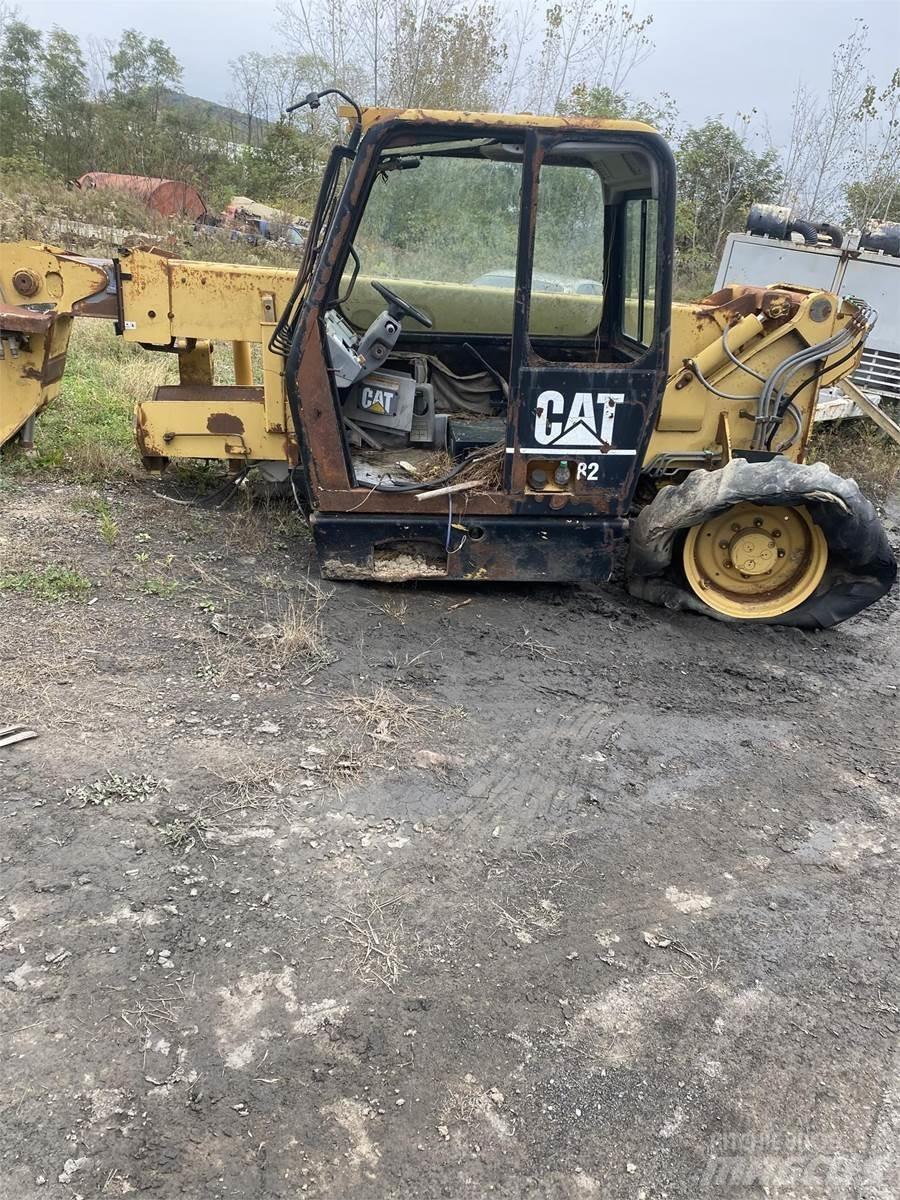 CAT TH82 Stivuitoare telescopice
